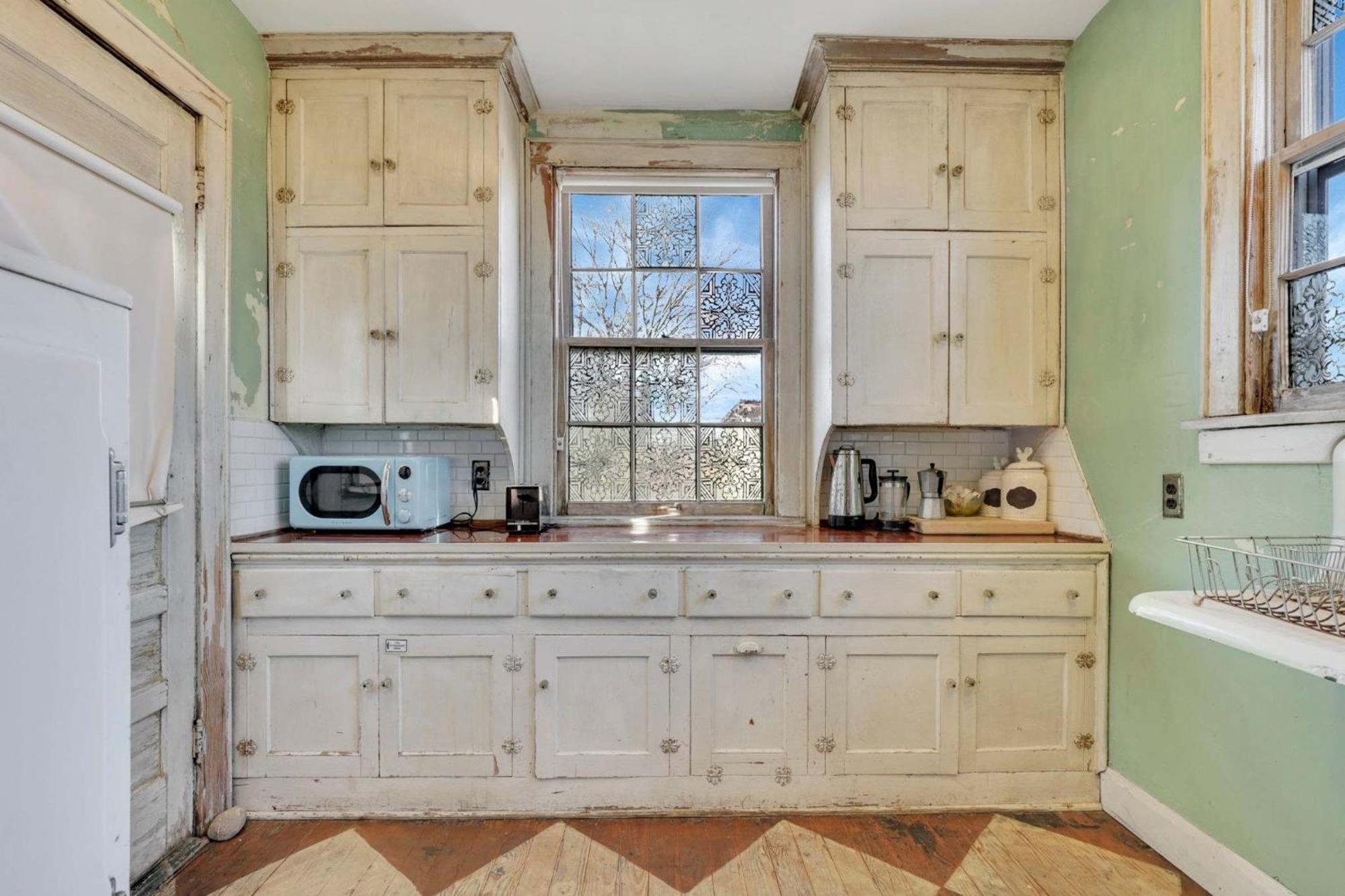 The Retro Getaway Apartment