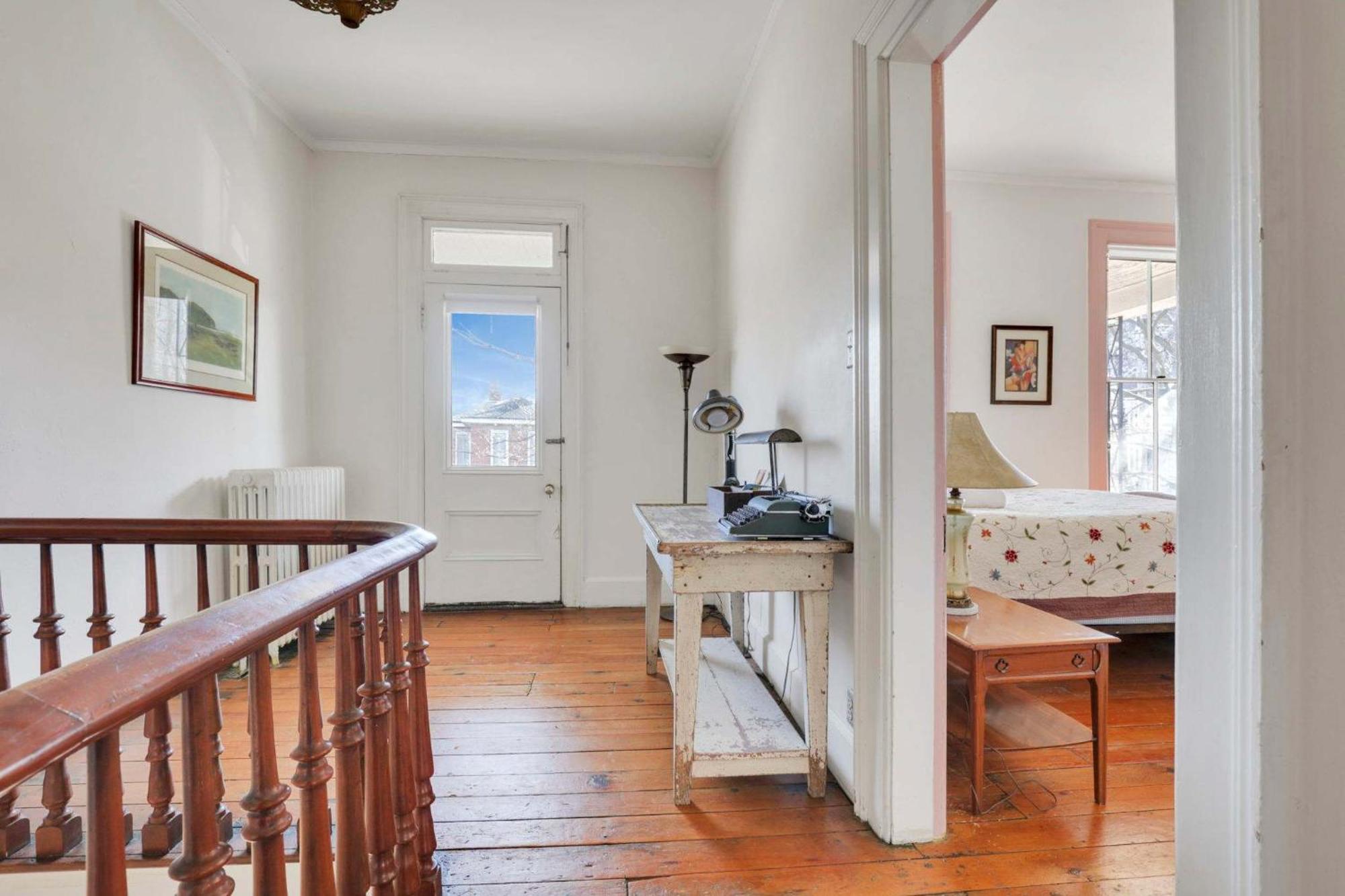 The Retro Getaway Apartment *